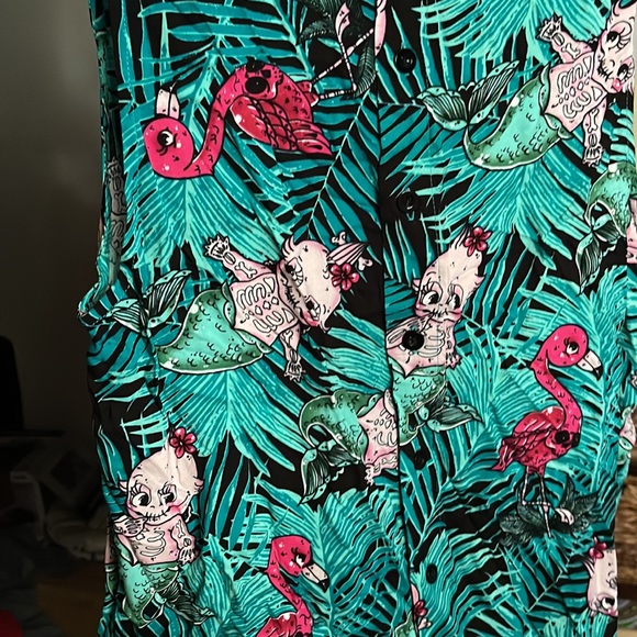 Iron Fist mermaid skeleton cupie doll collared and button back sleeveless top - Picture 4 of 6